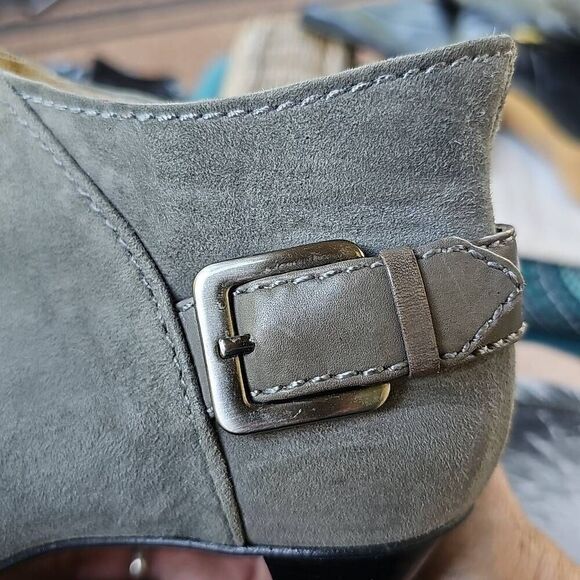 Cole Haan Gray Suede Buckle Zip Heels Booties Size 6B narrow - Picture 9 of 15